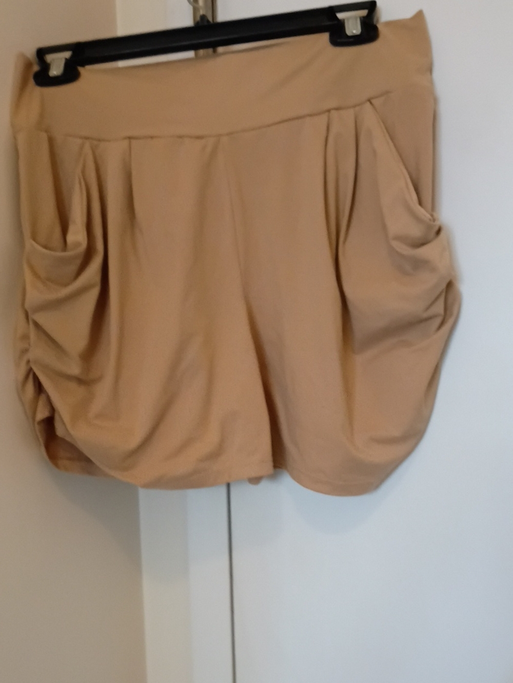 High-Waist Ruched Pocket Women's Shorts - Beige